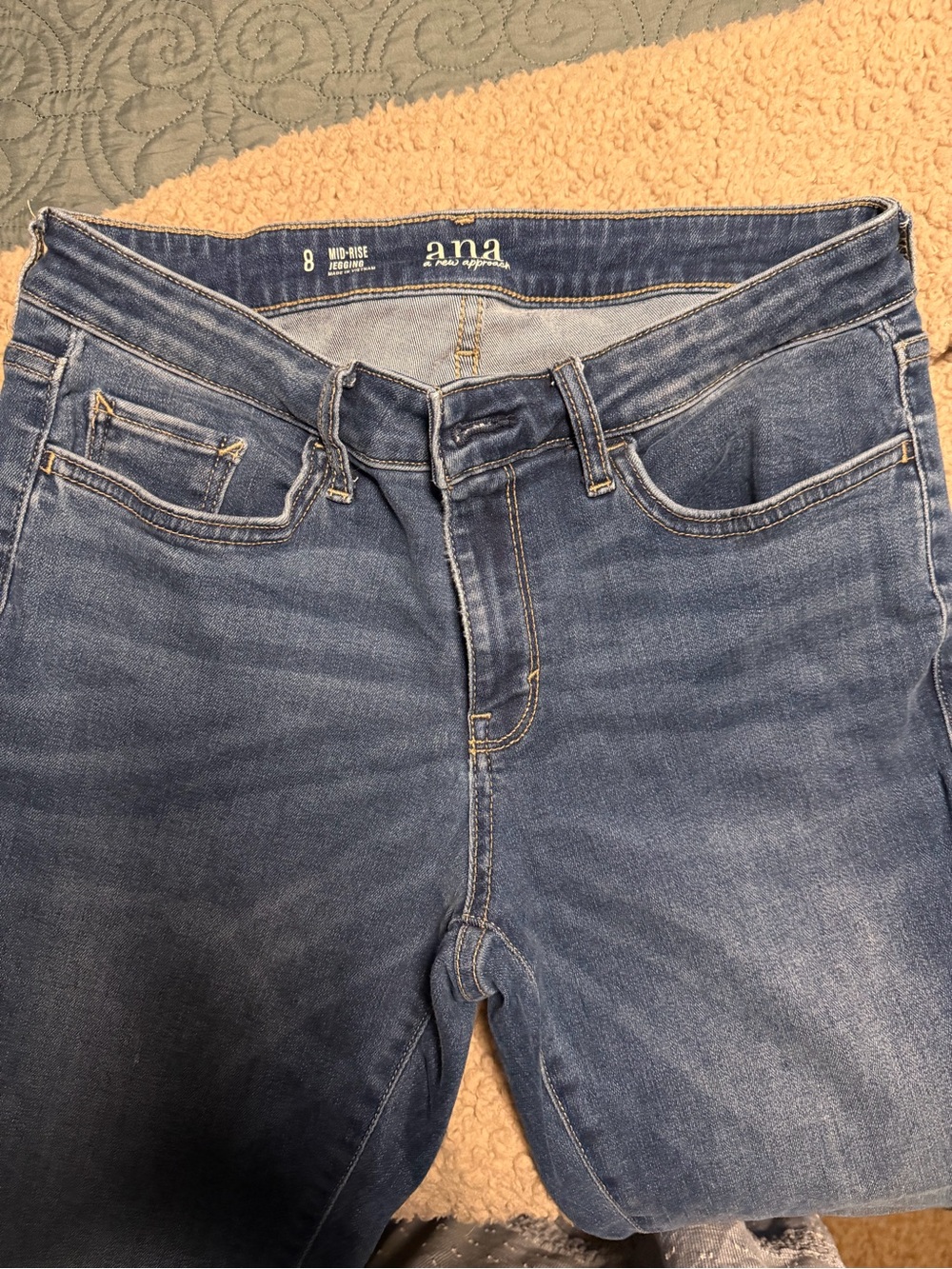 a.n.a High-Rise Women’s Jeans — Medium Blue Wash
